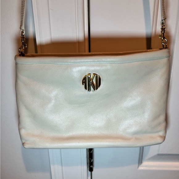 Anne Klein Handbags - Anne Klein vintage Women's Cream Leather Bag